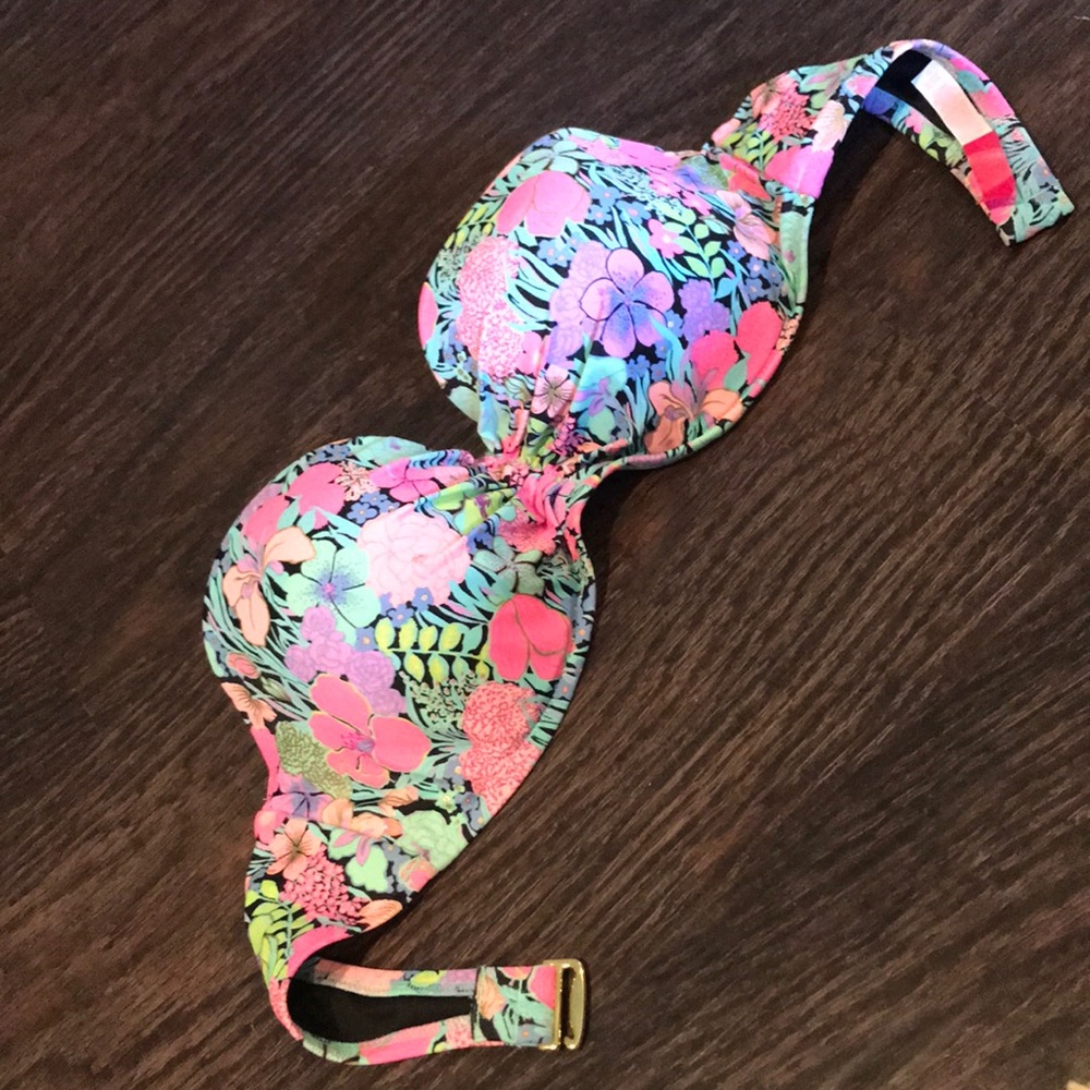 Strapless bathing suit top